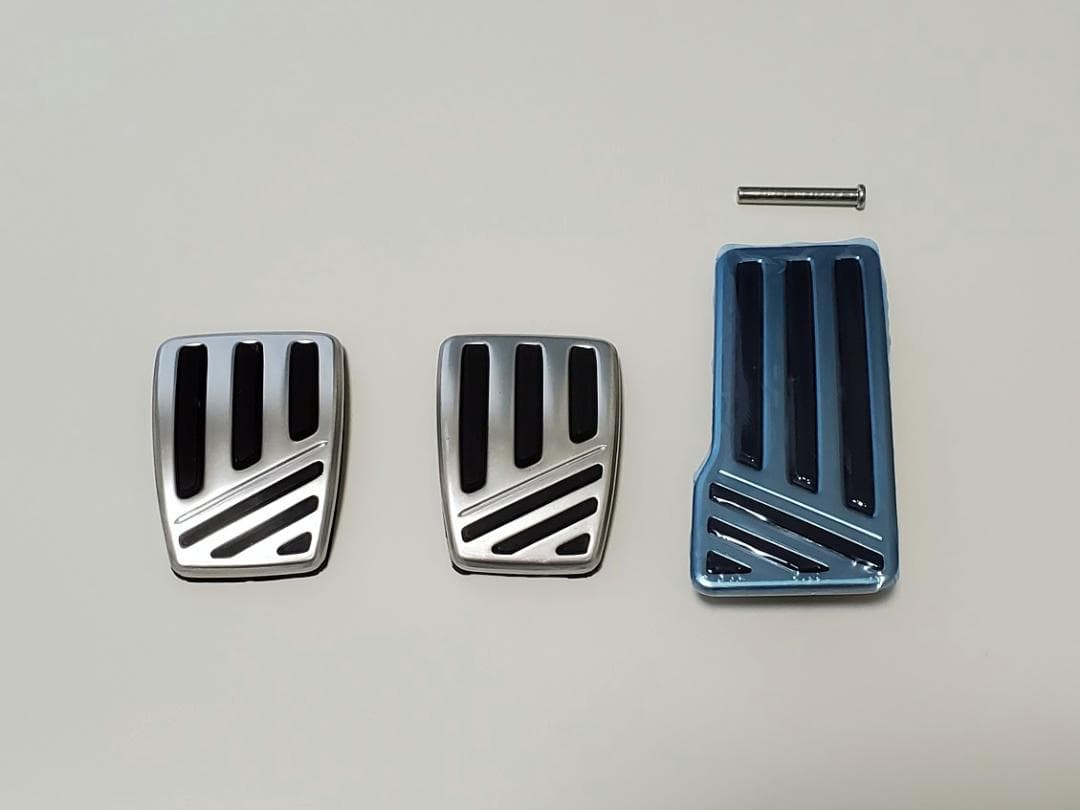 新品　110系ヴェロッサ　純正アルミペダル 3点　MT車用　アクセルピンも付属