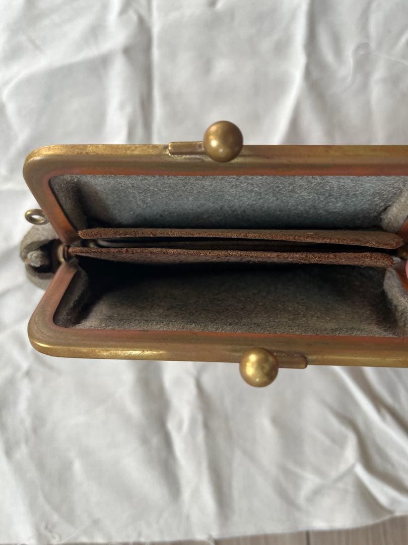 N25 レザーがま口ウォレット（クーズーストーン・中）